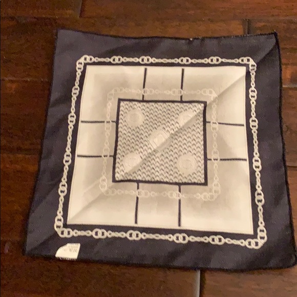 Vintage pocket square Black & White w/ Chain Link - Picture 5 of 6